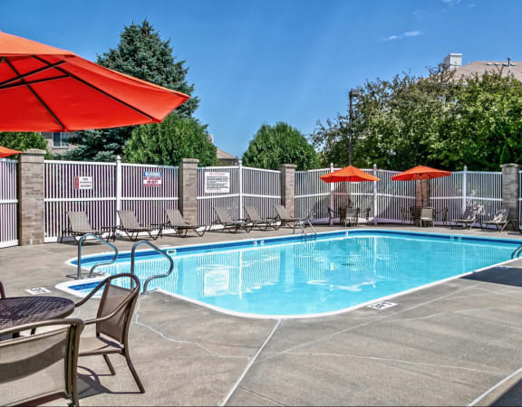 Lakeside Hills Apartments